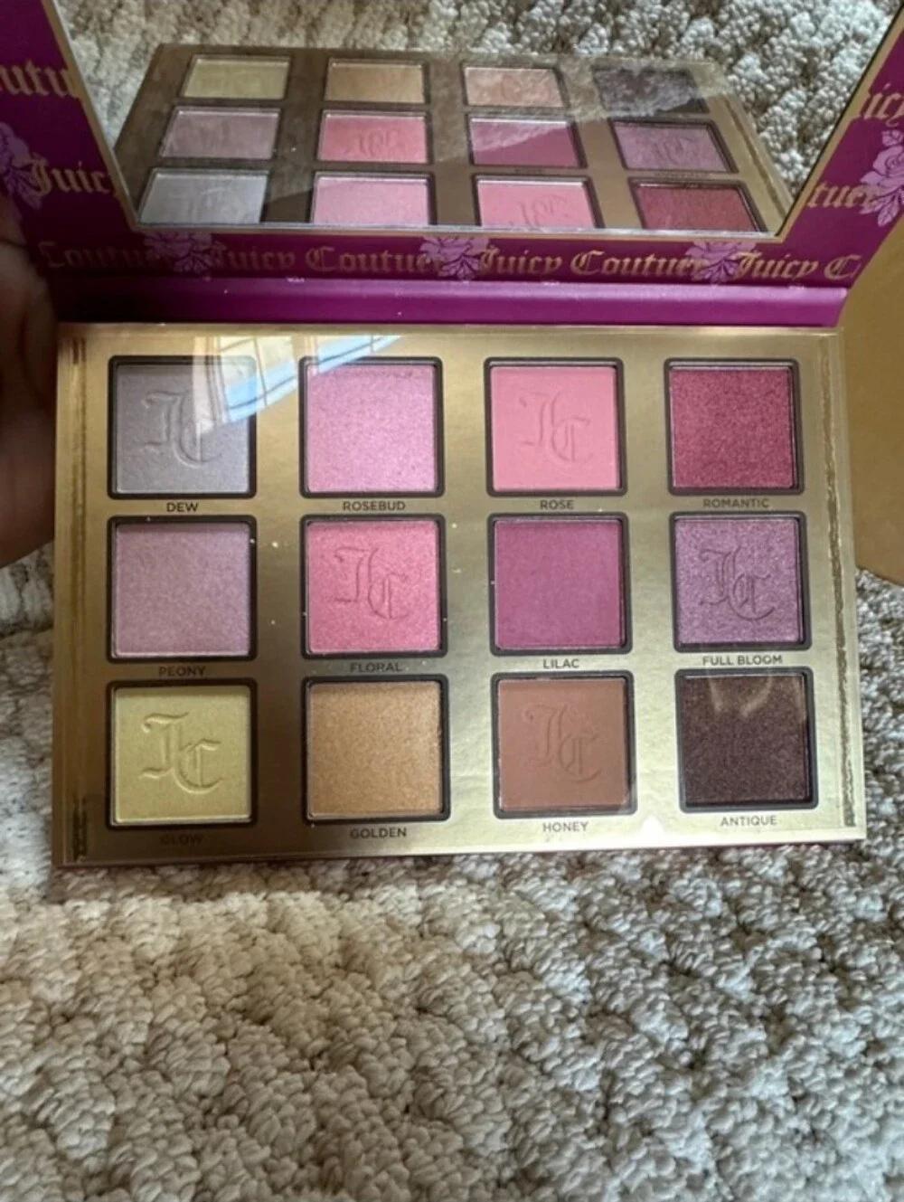 Juicy Couture-Gold Heart Eyeshadow Palette 🩷
